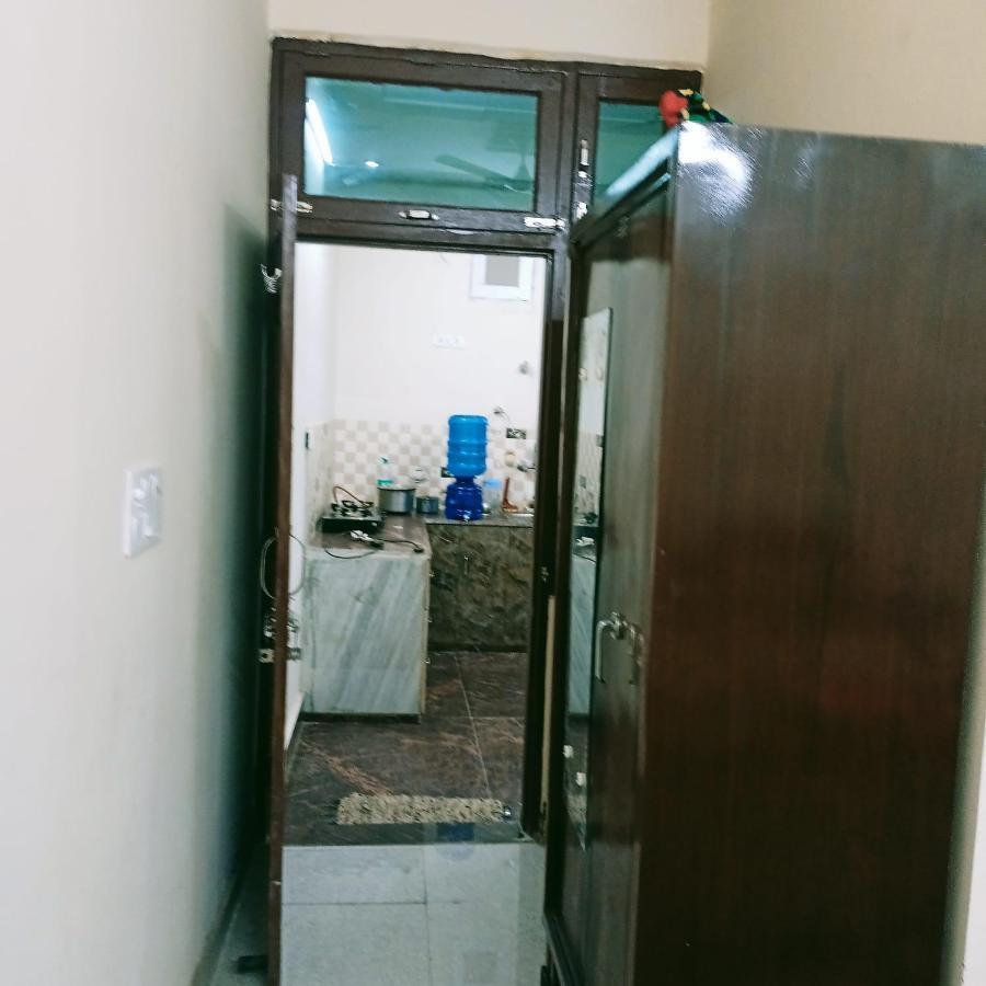 Radha Bhavan Vrindavan Exterior photo