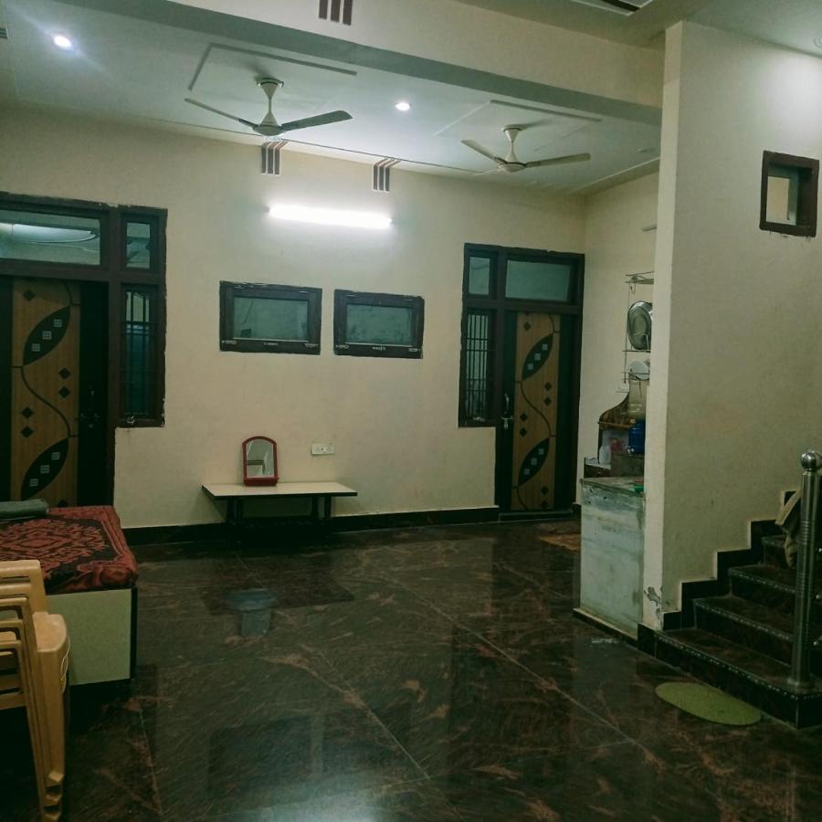 Radha Bhavan Vrindavan Exterior photo